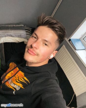 Full leaked Ashleecoggin private onlyfans photo