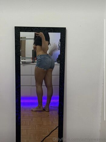 Full leaked Ashlyewavve private onlyfans photo