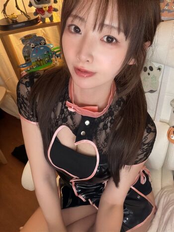 Asian Streamers