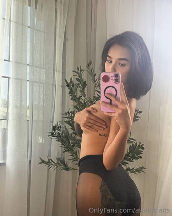Full leaked Asian trans private onlyfans photo