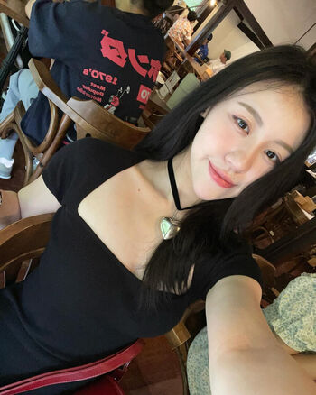 Full leaked Aurelia vizal page private onlyfans photo