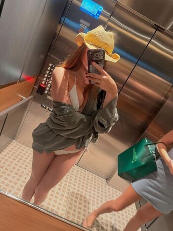 Full leaked Aurorafoxxxx private onlyfans photo