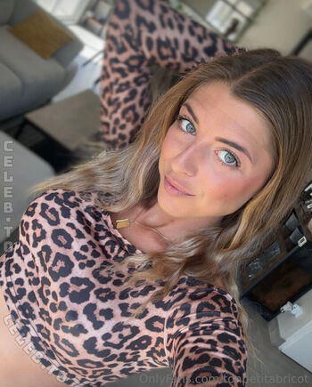 Full leaked Ava abricot private onlyfans photo