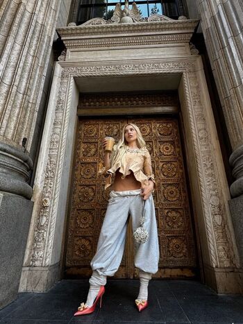 Full leaked Ava max private onlyfans photo