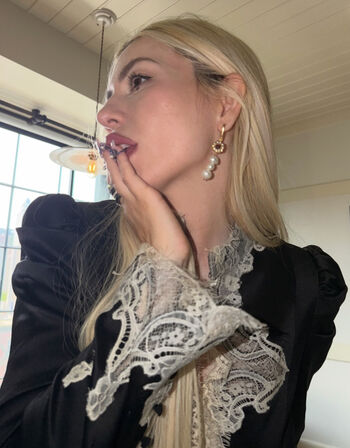 Ava Max