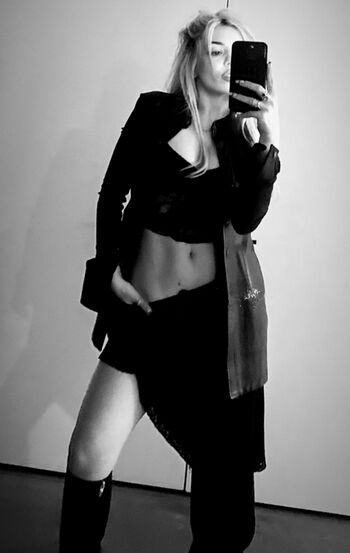 Full leaked Ava max  page private onlyfans photo