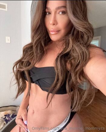 ava_muscle_mommy.ts