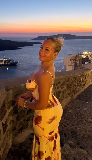 Full leaked Omaima b/ private onlyfans photo