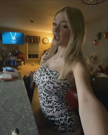 Full leaked Finleyfae / private onlyfans photo