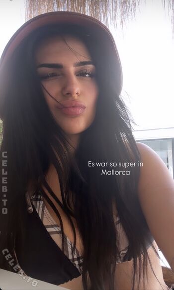 Full leaked Avendaaxs private onlyfans photo