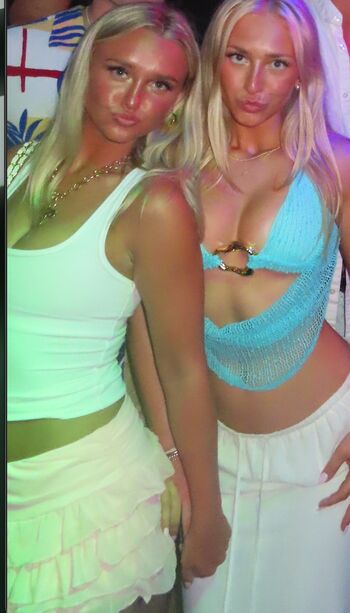 Full leaked Avery arthur private onlyfans photo