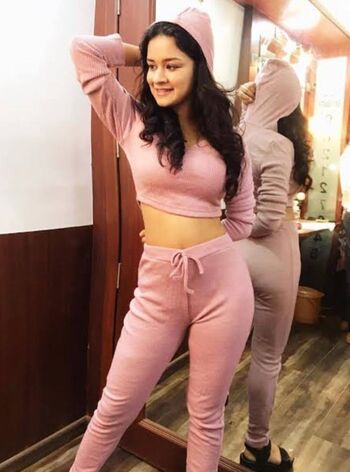 Full leaked Avneetkaur private onlyfans photo