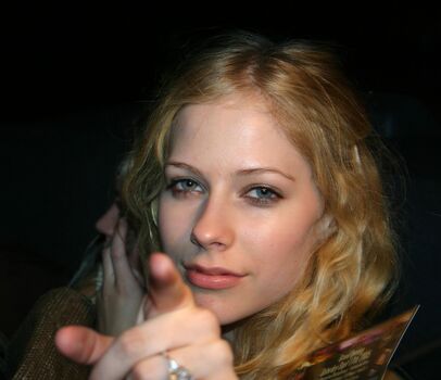 Full leaked Avril lavigne private onlyfans photo