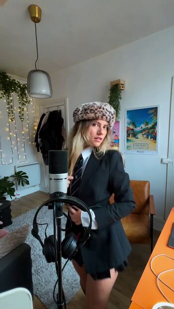 Full leaked Axelle maga page private onlyfans photo