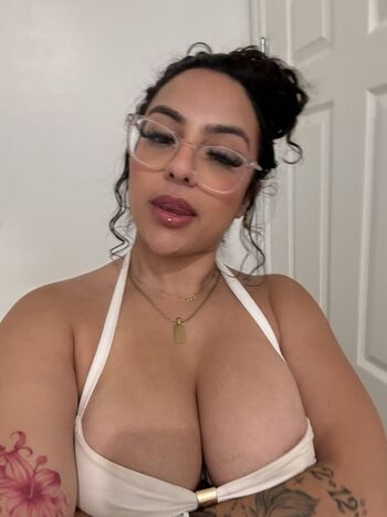 Full leaked Axhcaxh private onlyfans photo