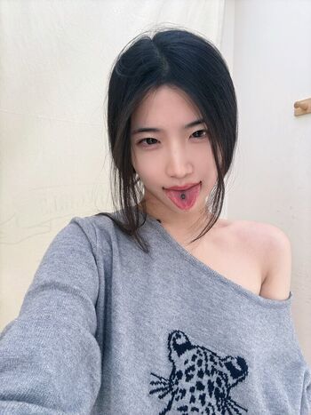 Full leaked Axue private onlyfans photo