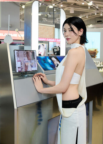 Ayaka Miyoshi