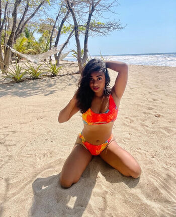 Full leaked Ayesha zarah private onlyfans photo