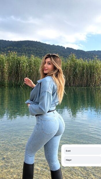 Full leaked Ayysee private onlyfans photo