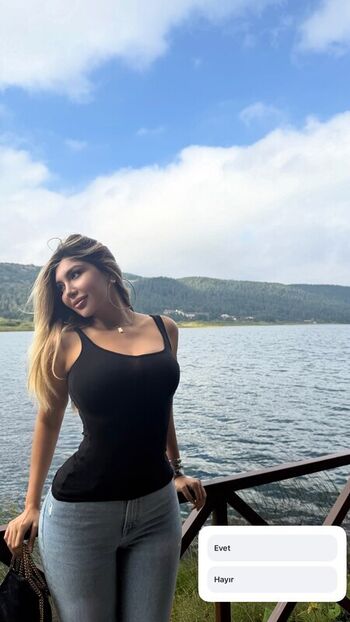 Full leaked Ayysee private onlyfans photo