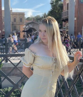 Full leaked Babyblubunny private onlyfans photo