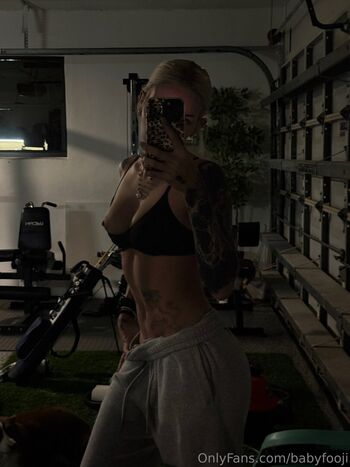 babyfooji / peachtot