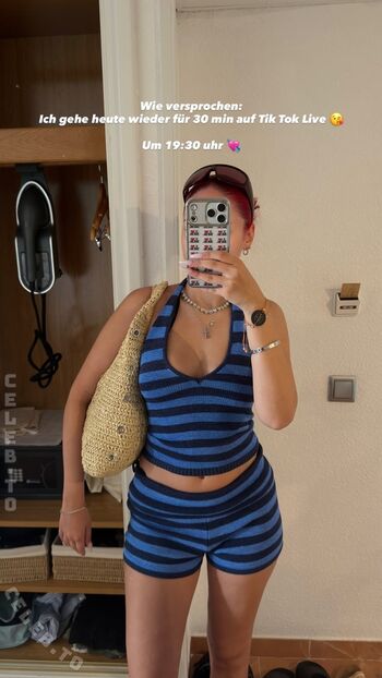 Full leaked Badmomzjay page private onlyfans photo