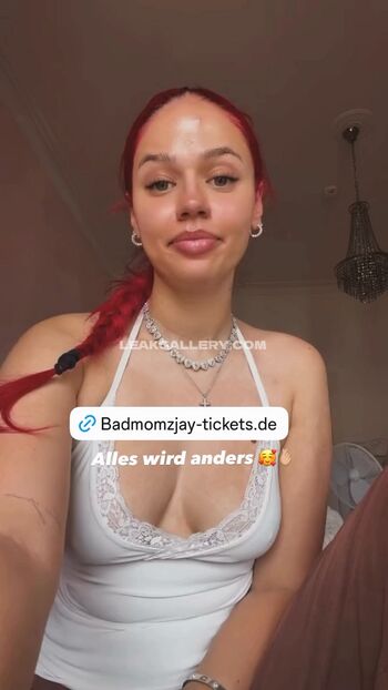 Full leaked Badmomzjayyy private onlyfans photo