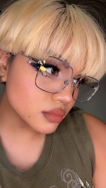 Full leaked Baffymutt private onlyfans photo