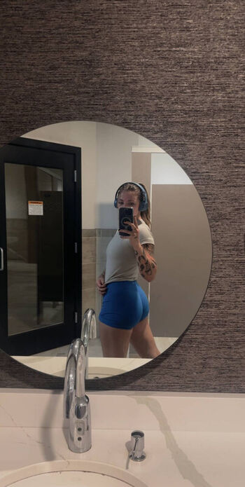 Full leaked Baileygoat private onlyfans photo