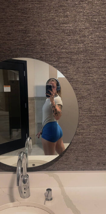 Full leaked Baileygoat private onlyfans photo
