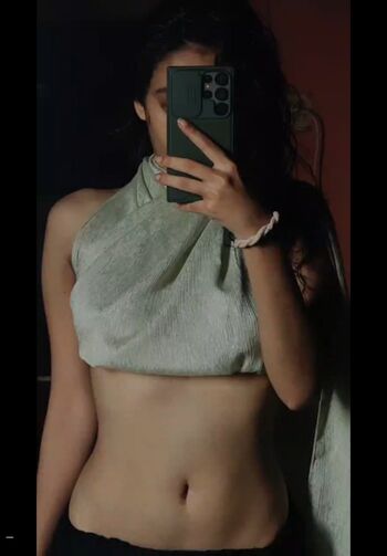 Full leaked Bangladeshi private onlyfans photo