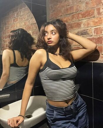 Full leaked Bangladeshi private onlyfans photo