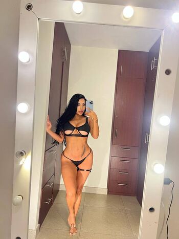 Full leaked Barbiielopez private onlyfans photo