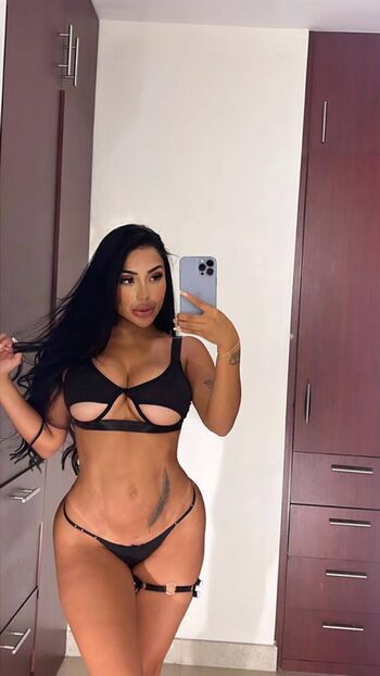 Full leaked Barbiielopez private onlyfans photo