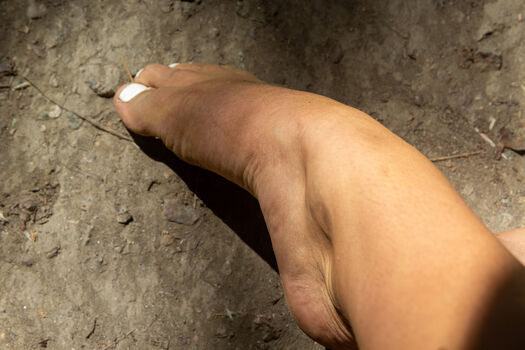 BareFootInTheWoodss77