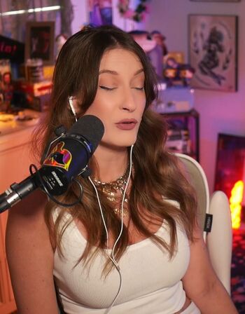BasicWitGirl