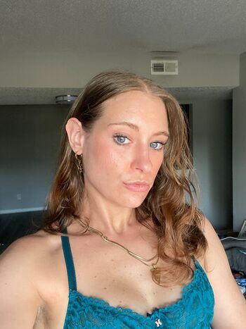 Full leaked Battylilkiwi private onlyfans photo