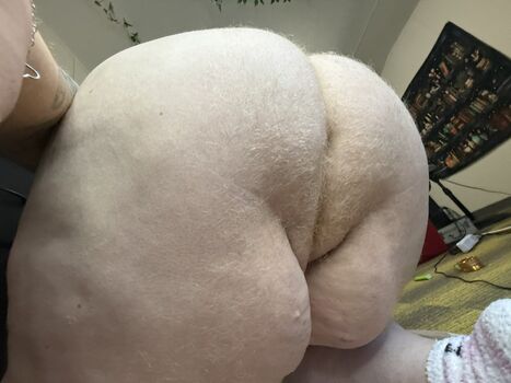 Full leaked Battyredd private onlyfans photo