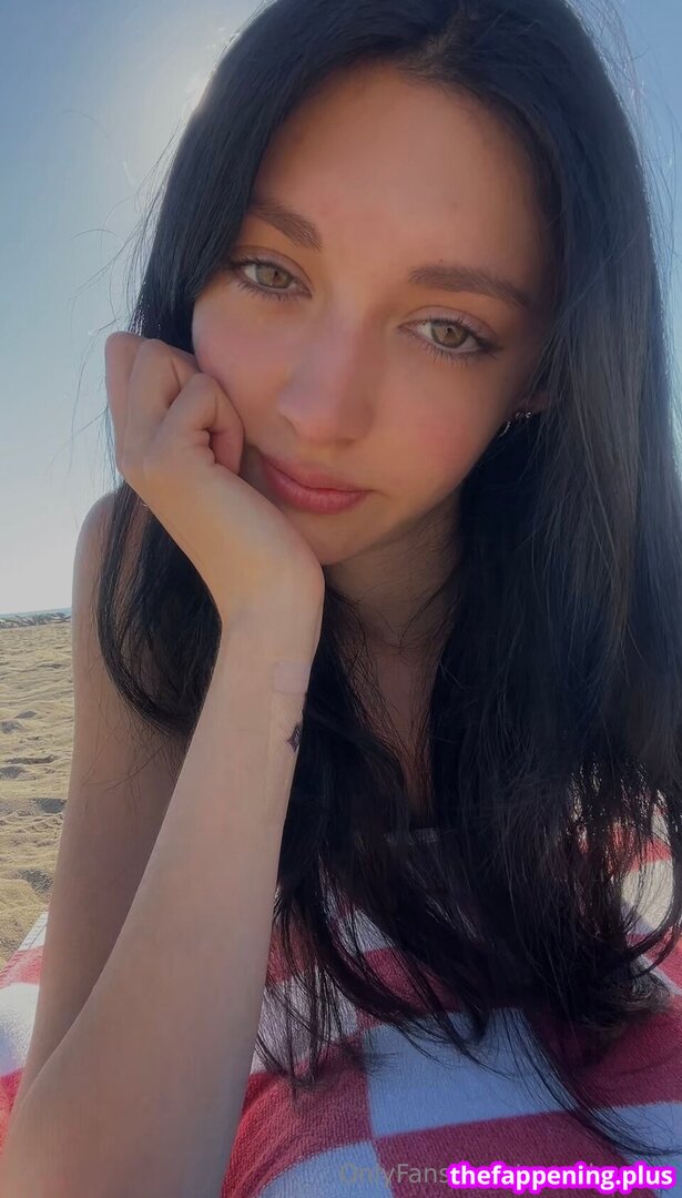 BBC Dildo Solos / Riding / Stroking / Sucking / etc. / https: / lyssaoficiall / talitasilvx नग्न OnlyFans फोटो #395