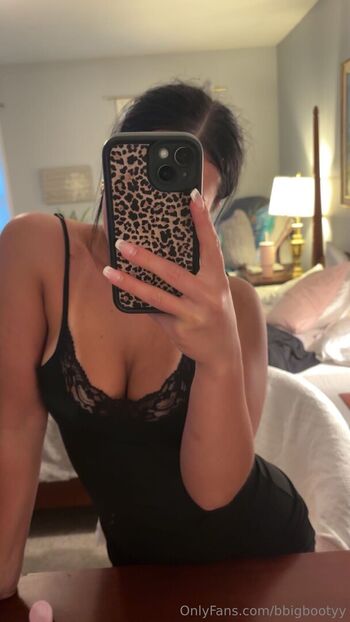 Full leaked Bbigbootyy private onlyfans photo