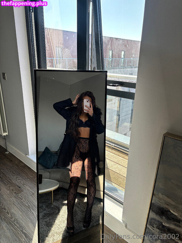 bbycorachis / cora_2oo2 / https: Nahá OnlyFans fotografie #14