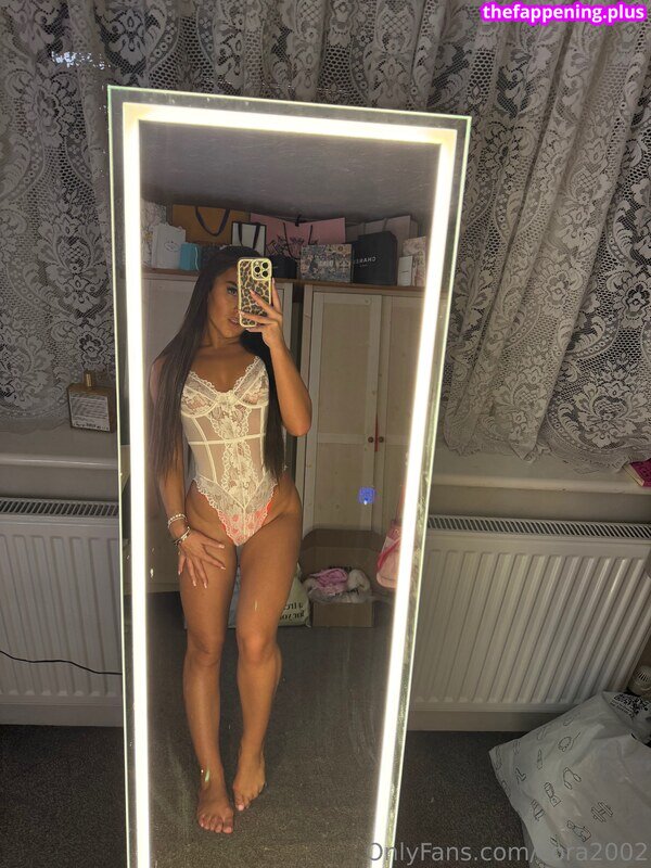 bbycorachis / cora_2oo2 / https: Foto OnlyFans Nua #27