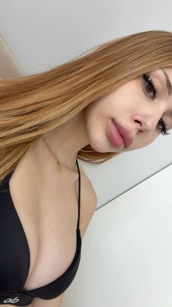 Full leaked Bbyelizaaaaa private onlyfans photo