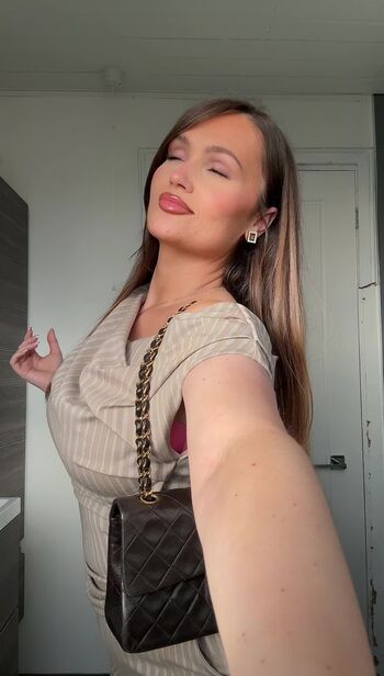 Full leaked Bea x bb private onlyfans photo