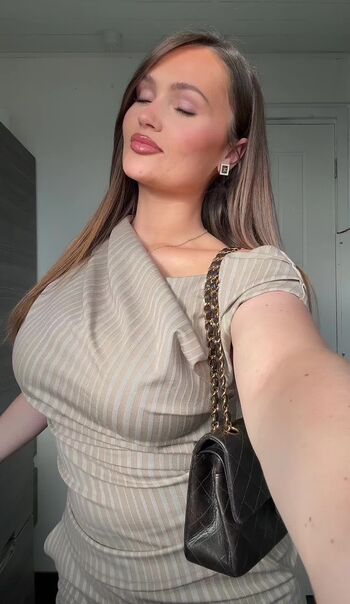 Full leaked Bea x bb private onlyfans photo