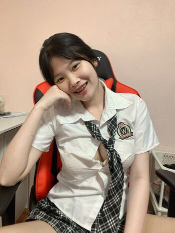 Full leaked Paliana/ private onlyfans photo