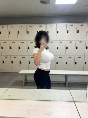 Full leaked Beeleeee beebell private onlyfans photo