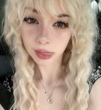 Full leaked Beezleneezle private onlyfans photo