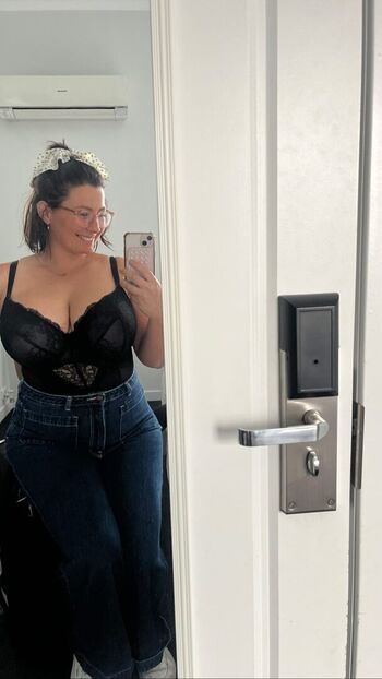 Full leaked Bel larcombe slice of salami page private onlyfans photo